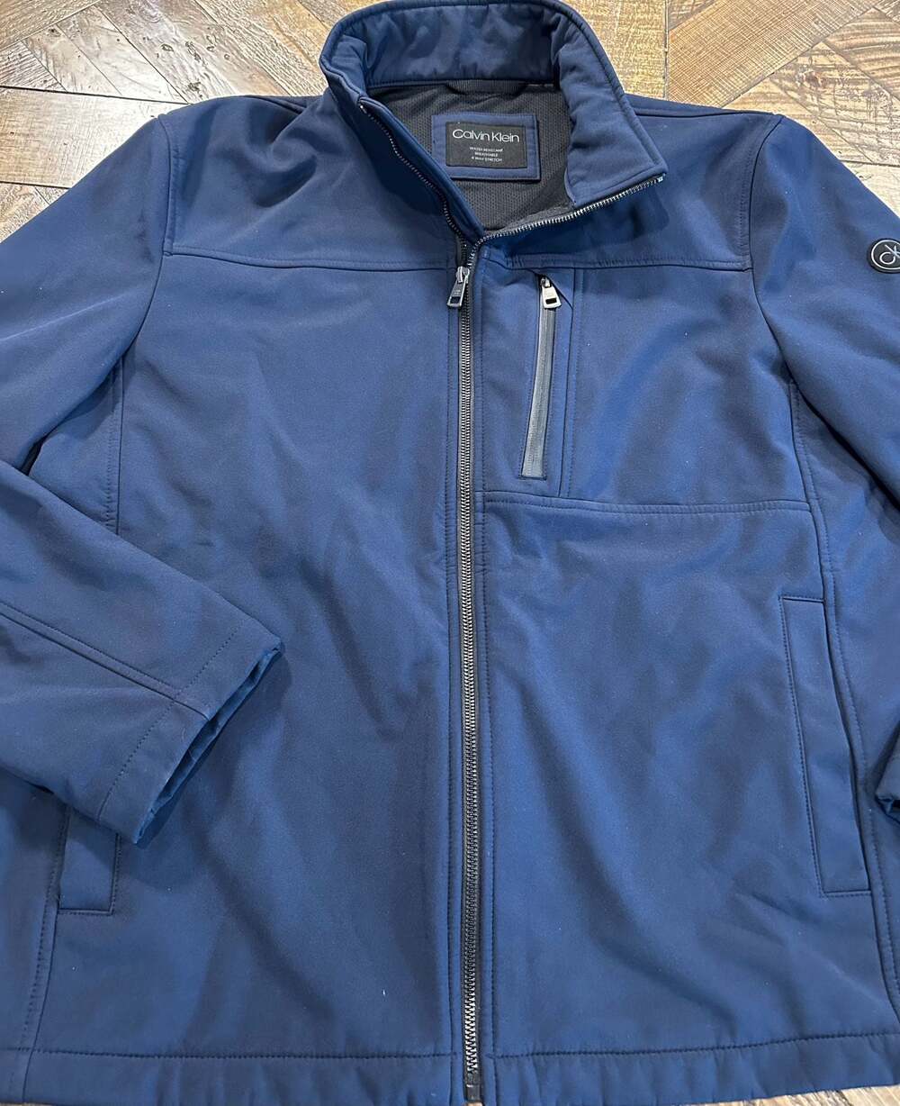 Calvin Klein Men's Navy Blue Water Resistant 4-Way Stretch Soft Shell Jacket